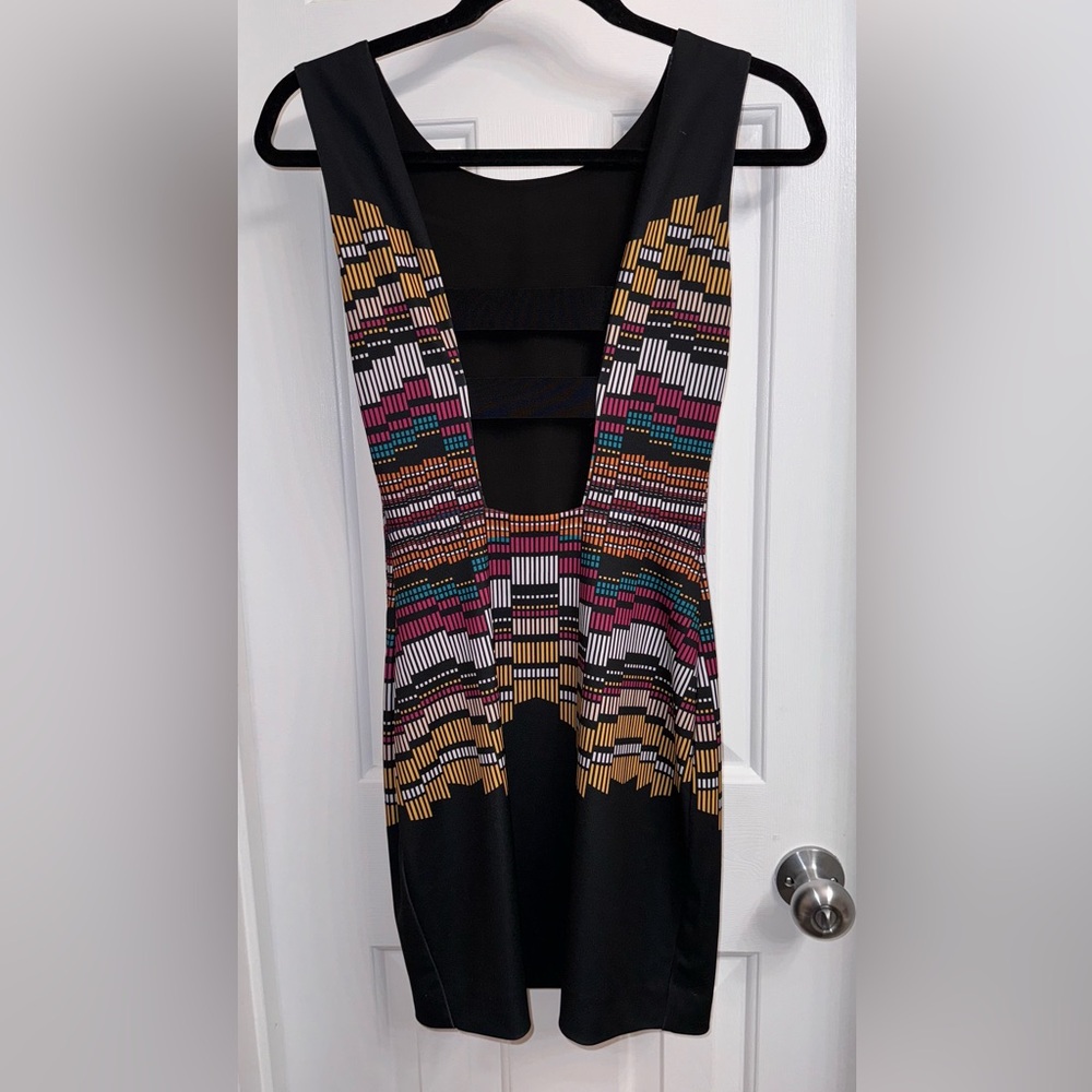 Bebe fitted dress with cut out in back, Size XXS - Picture 4 of 13